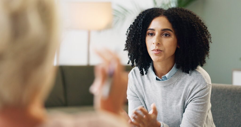 female patient talks to behavioral health specialist about finding MAT in Mount Sterling, KY.